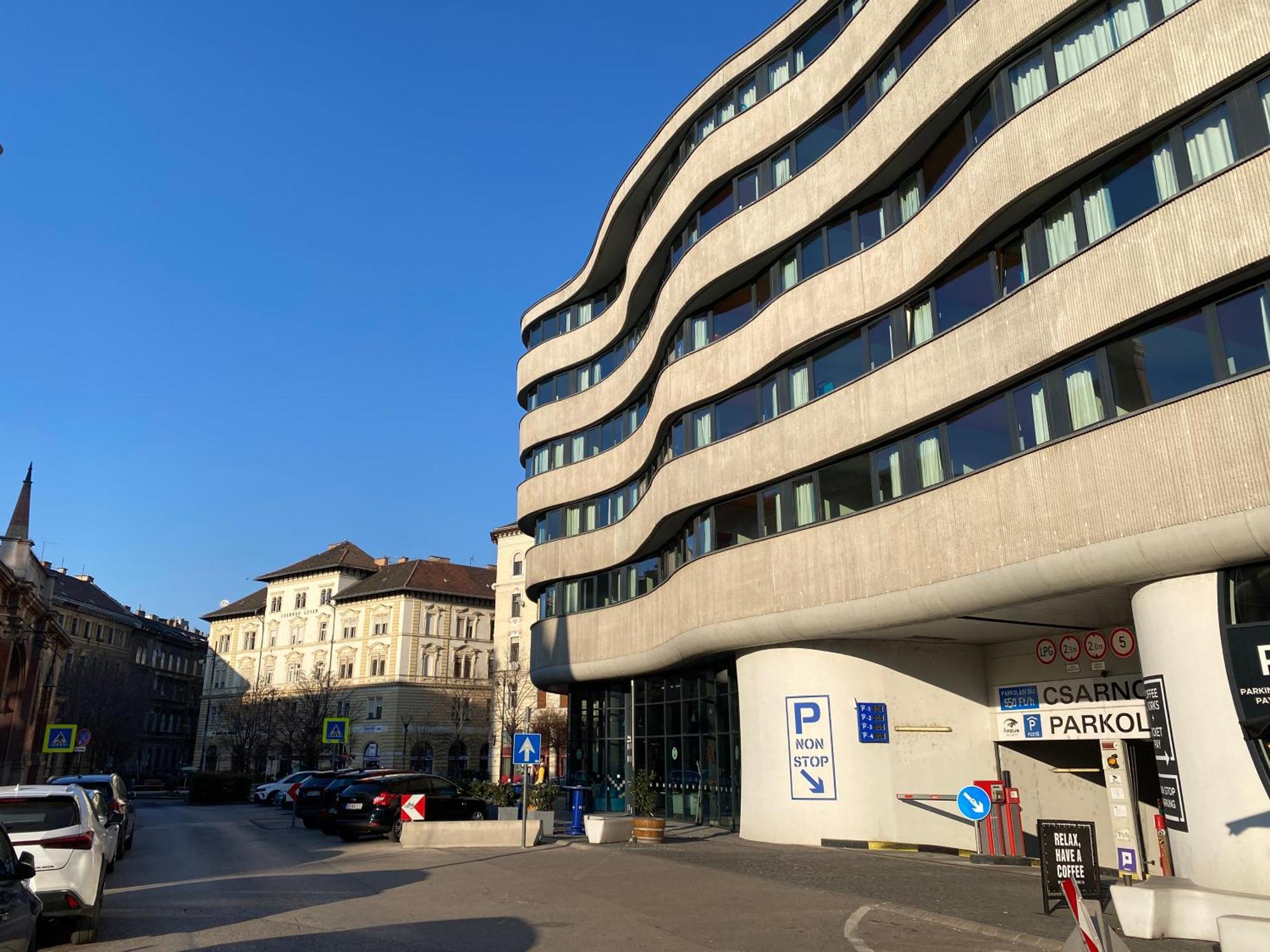 Appartement Urban Haven - 3 Beds, 3 Baths, Free Parking, Near Market *