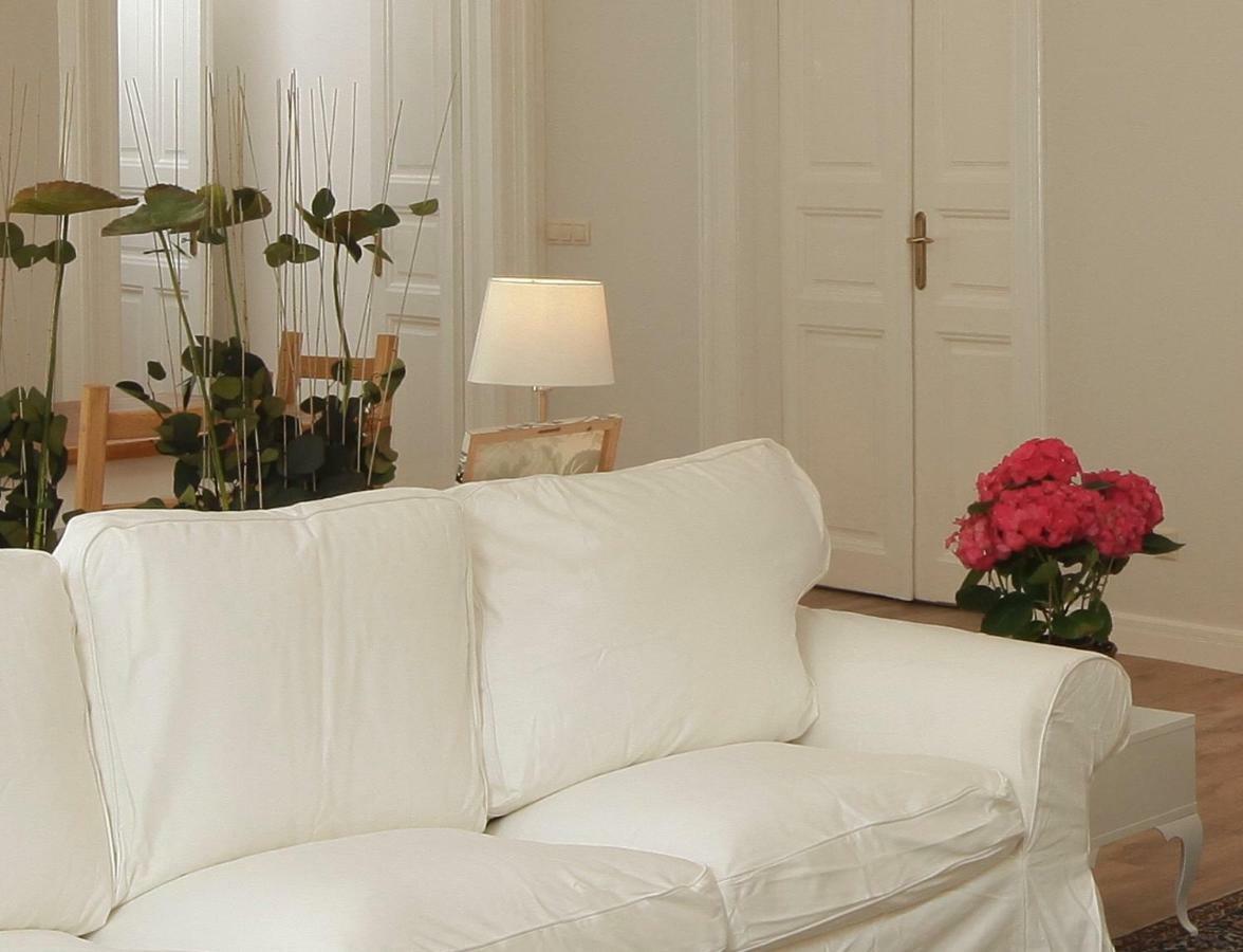 Appartement Urban Haven - 3 Beds, 3 Baths, Free Parking, Near Market