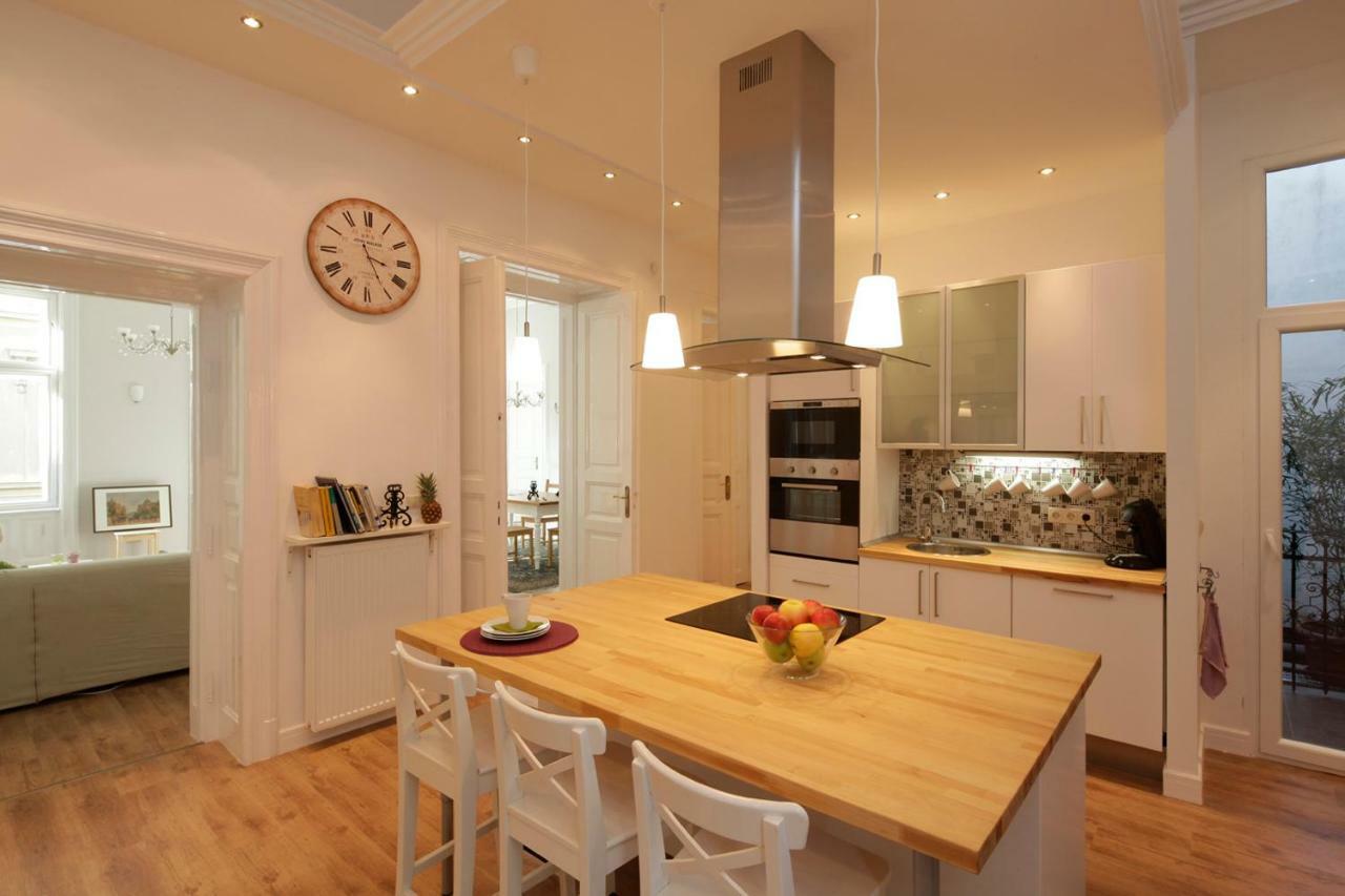 Appartement Urban Haven - 3 Beds, 3 Baths, Free Parking, Near Market *